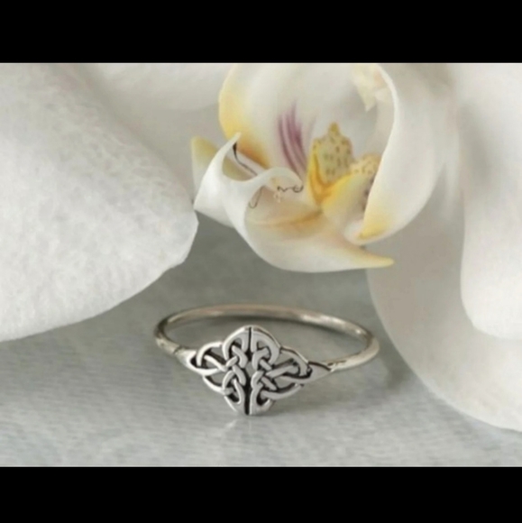 New Celtic Knot Silver Ring. - Picture 4 of 4